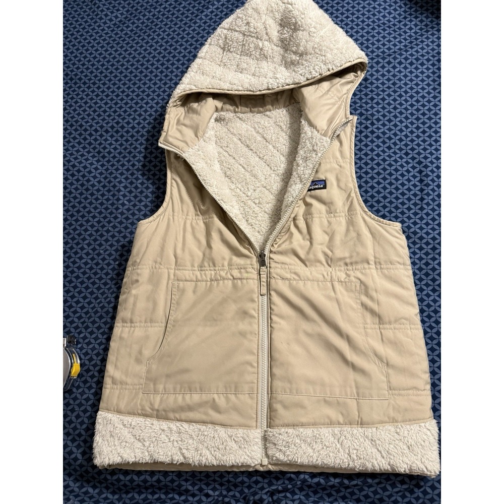Patagonia Women's Reversible Hooded Full Zip Vest Beige Ivory - Picture 4 of 5